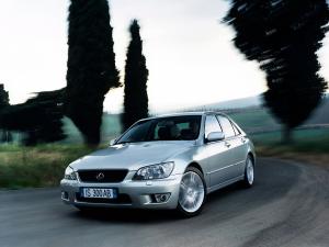 Lexus IS300 2001 года (EU)